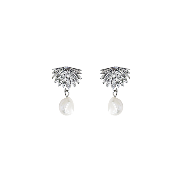 Boh Runga - Fan Tail Pearl Studs